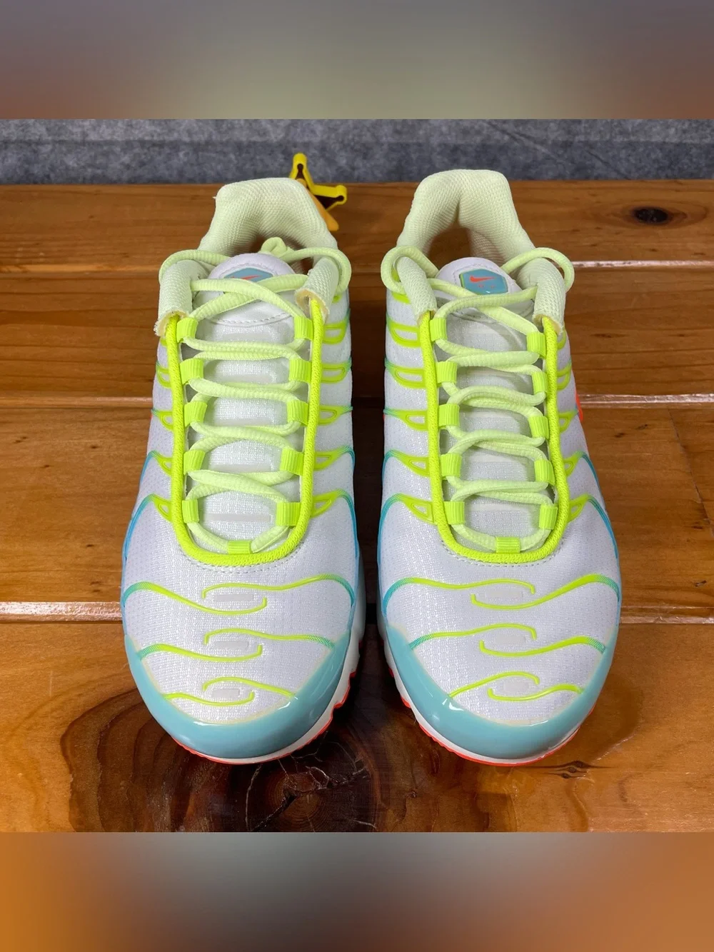Nike Air Max Plus TN GS Size 6Y / Womens 7.5 White Blue Volt Orange CJ9930-400